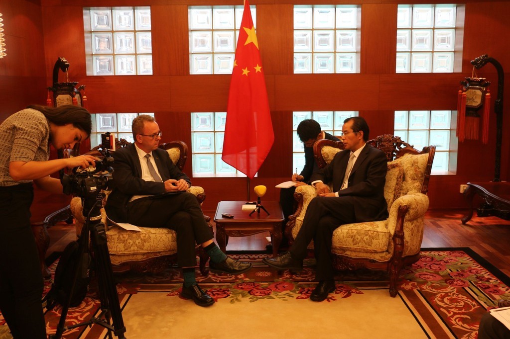 ▲中國駐瑞典大使桂從友接受《快報》專訪。（圖／中國駐瑞典大使館）