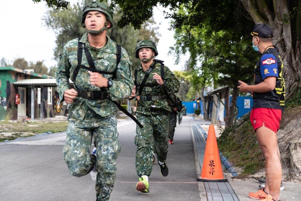 ▲▼海龍儲訓隊153期硬漢週　嚴苛淬煉始成蛙。（圖／軍聞社）