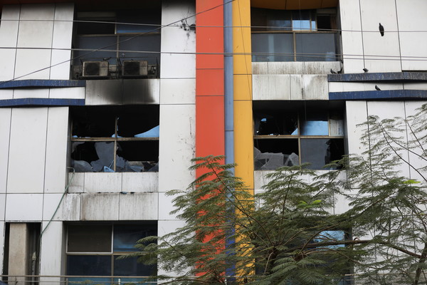 ▲▼印度孟買郊區維傑瓦拉伯醫院（Vijay Vallabh Hospital）23日發生大火，造成13名新冠患者死亡。（圖／路透）