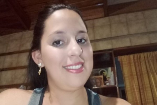 ▲▼阿根廷30歲媽媽在哺乳時猝死，意外壓死了女兒。（圖／翻攝自Facebook／Mariana Ojeda）
