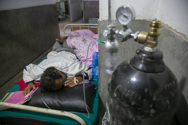 ▲▼ 尼泊爾新冠疫情嚴峻，醫療體系瀕臨崩潰。（圖／達志影像／美聯社）