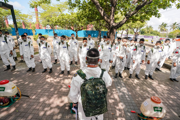 ▲▼化學兵進駐屏東縣潮州鎮消毒。(圖/翻攝自Facebook/潘孟安) ▲▼化學兵進駐屏東縣潮州鎮消毒。(圖/翻攝自Facebook/潘孟安)