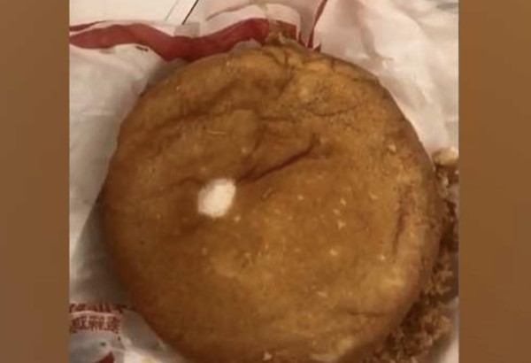 ▲▼大陸麥當勞漢堡吃出活蟲 。(圖/翻攝自) ▲▼大陸麥當勞漢堡吃出活蟲 。(圖/翻攝自)