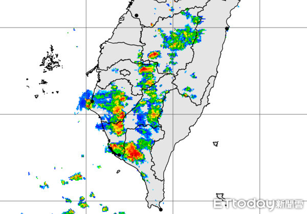 ▲▼大雨特報。（圖／記者賴文萱攝）