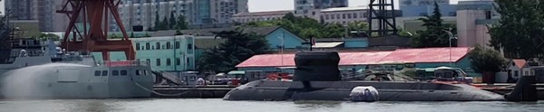 ▲解放軍新型潛艦於上海現身。（圖／翻攝中戰略協會研究員張競臉書）