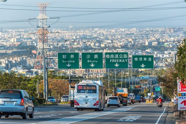 ▲▼沙鹿區房價、特五號道路，沙鹿家樂福。（圖／東森房屋台中沙鹿加盟店提供）