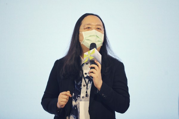 ▲▼唐鳳認為台灣的「自由」對防疫有更多創新方法。（圖／文化總會提供）