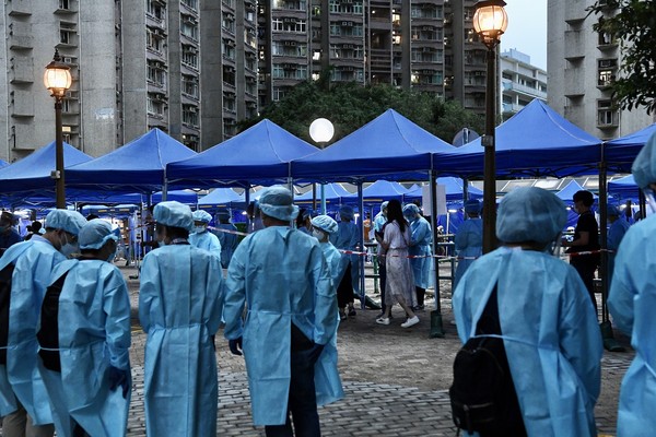 ▲香港發現Delta變種病毒確診案例，政府緊急設立篩檢站排查傳播鏈。（圖／CFP）