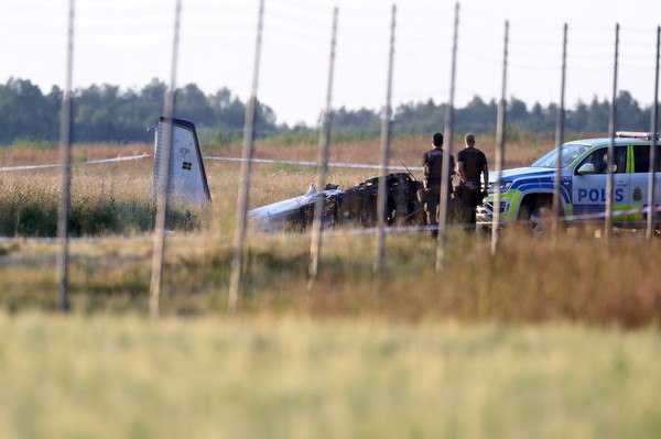 ▲▼瑞典載跳傘客飛機墜毀，造成9人喪命。（圖／路透）