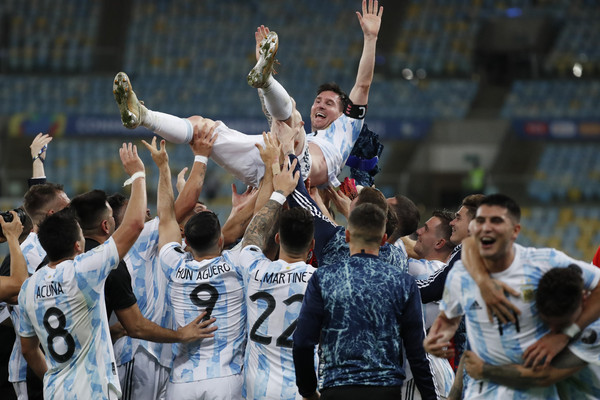 ▲美洲盃阿根廷相隔28年封王，梅西奪國家隊首冠。（圖／達志影像／美聯社）