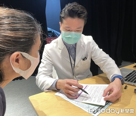 ▲台南市政府邀請奇美醫學中心創全台之先,讓疫苗接種與美景藝文零距離;透過別具一格的醫療、藝術及文化結合,攜手撫慰人心。(圖/記者林悅翻攝,下同) ▲台南市政府邀請奇美醫學中心創全台之先,讓疫苗接種與美景藝文零距離;透過別具一格的醫療、藝術及文化結合,攜手撫慰人心。(圖/記者林悅翻攝,下同)