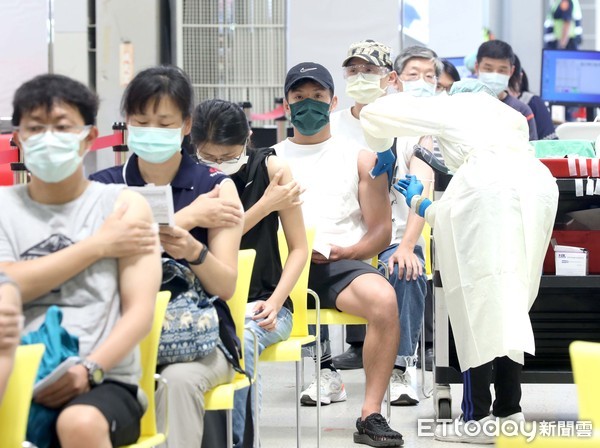 ▲▼台北市教育人員疫苗接種專案 花博館。（圖／記者屠惠剛攝）