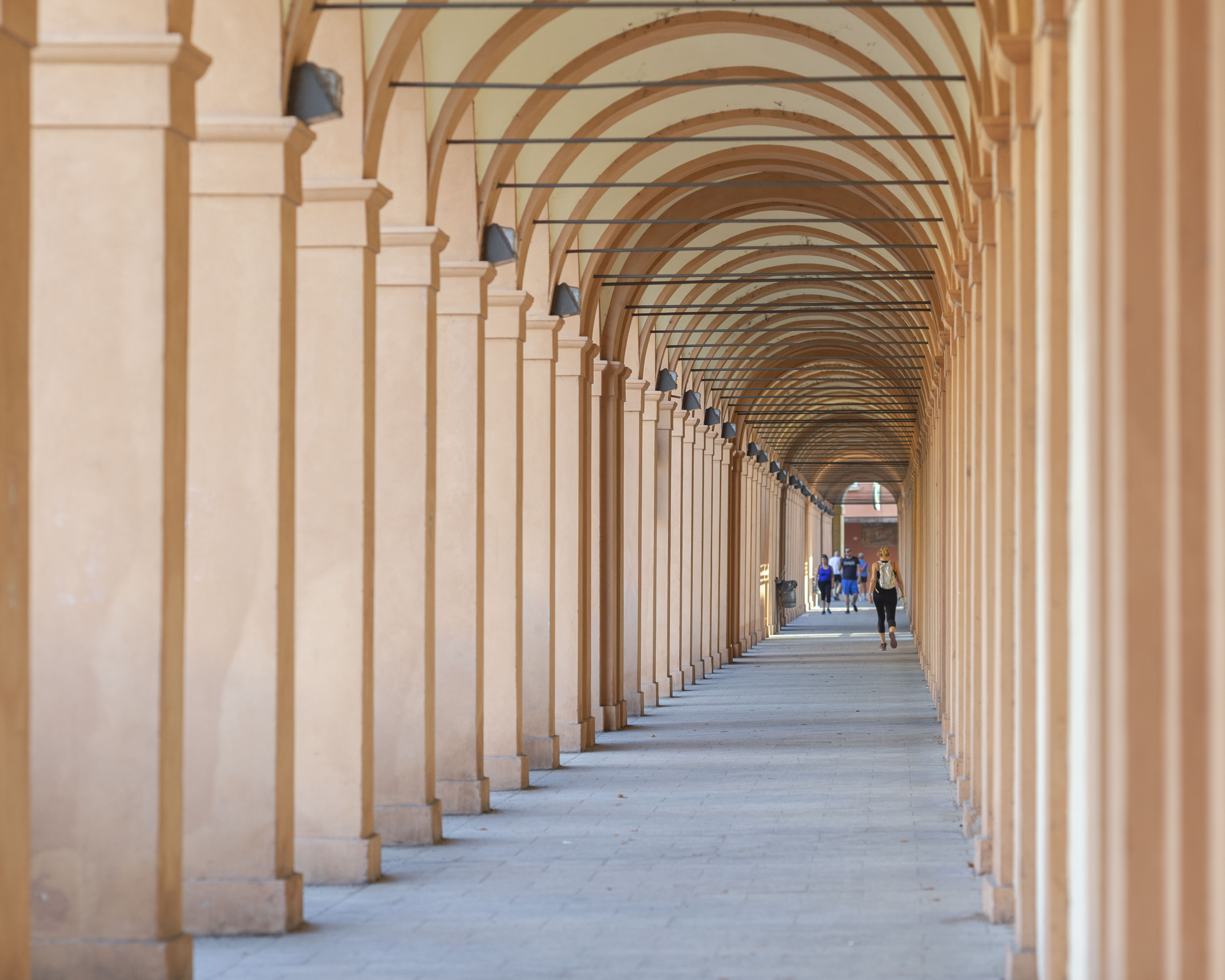 ▲▼義大利「波隆那拱廊」（The Porticoes of Bologna）。（圖／達志影像／美聯社）