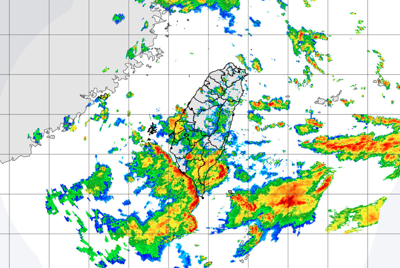 ▲▼對流雲系移入，全台各地嚴防大雨。（圖／氣象局）