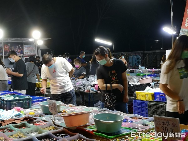 ▲彰化夜市營運。(圖/記者唐詠絮攝) ▲彰化夜市營運。(圖/記者唐詠絮攝)