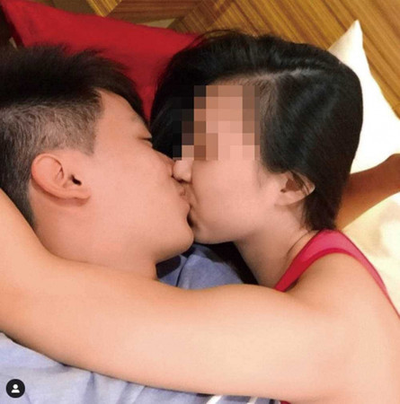 李智凱與女友交往滿月時，曾秀出熱吻照示愛。（圖／翻攝自李智凱IG）
