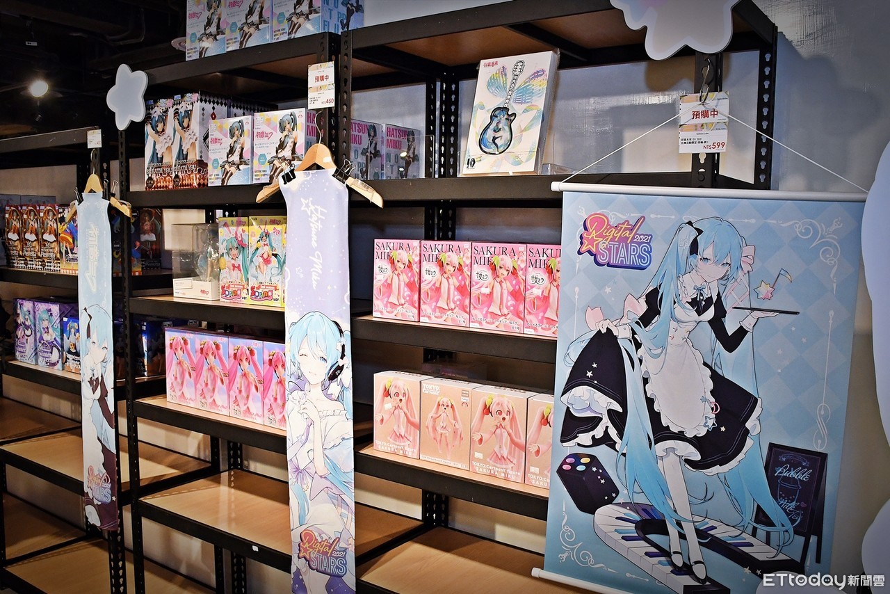 14年「不老女神」初音未來現身誠品武昌店 三色糰子粉絲瘋搶好幾串(圖/記者游鎧丞攝) 14年「不老女神」初音未來現身誠品武昌店 三色糰子粉絲瘋搶好幾串(圖/記者游鎧丞攝)