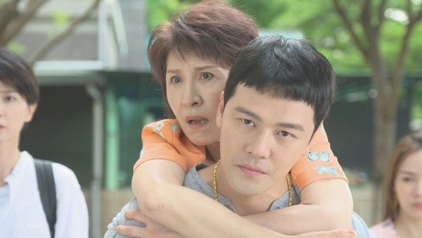 ▲▼趙心妍在《黃金歲月》演出黃文星的媽媽。(圖/民視提供) ▲▼趙心妍在《黃金歲月》演出黃文星的媽媽。(圖/民視提供)