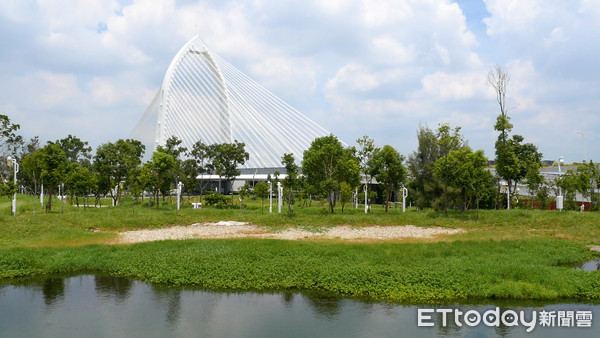 ▲台中水湳中央公園,抹茶湖,台中之肺,科湳愛琴橋,重劃區,水湳經貿園區,公共建設。（圖／記者謝婷婷攝）