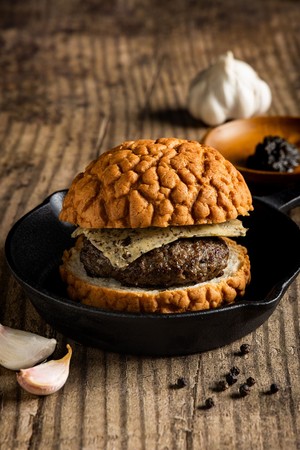 ▲▼ 星宇航空菠蘿包。(圖/星宇航空提供) ▲▼ 星宇航空菠蘿包。(圖/星宇航空提供)