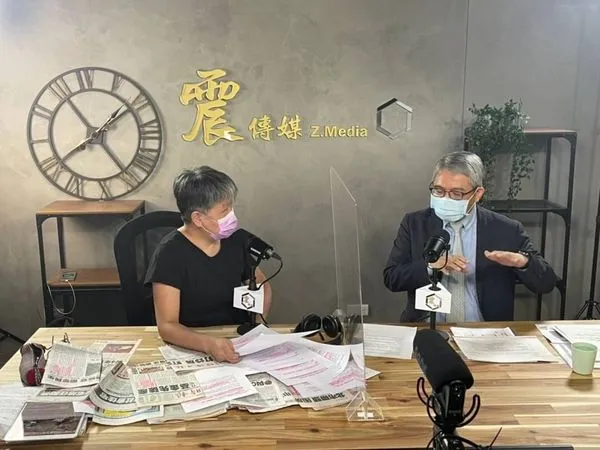 ▲▼內政部政務次長花敬群接受黃光芹訪問。(圖/翻攝「新聞不芹菜」專訪)