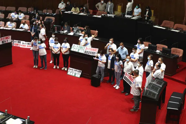 ▲▼林為洲批評3+11補充報告草率內容詭辯。(圖/翻攝林為洲臉書)