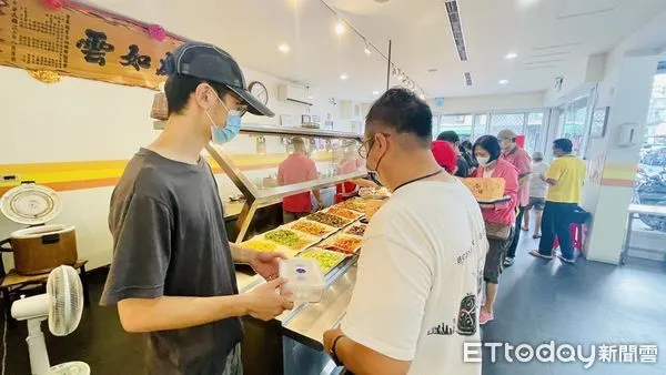 ▲台東縣與友善店家辦理為期1個月的「紙餐具清分疊 友善環境享優惠」活動(圖/台東縣政府提供,下同)