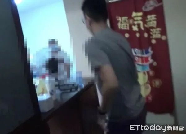 ▲警方衝入「大碗公」骰子職業賭場。(圖/桃園警分局提供)