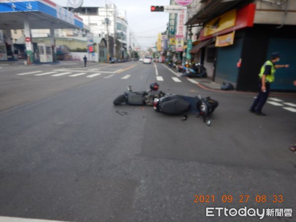 ▲▼ 台中大里機車車禍 。(圖/民眾提供)