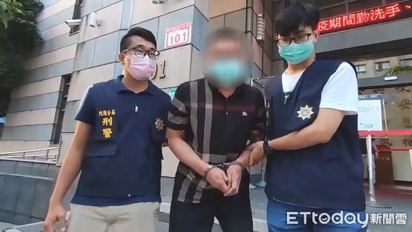 ▲內湖警方到新竹香山區逮捕改槍持毒的風飛沙幫無姓男子。（圖／記者張君豪翻攝）