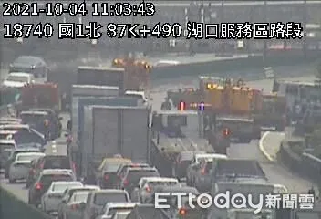 ▲國道車禍。(圖/記者黃孟珍翻攝)