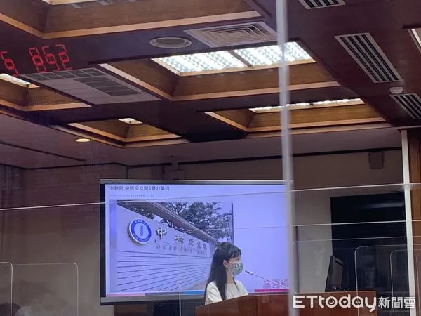 ▲▼立委高嘉瑜針對聯亞疫苗詢問中研院看法。(圖/記者林育綾攝)