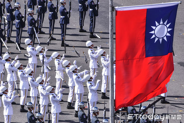 ▲民國110年雙十國慶大典，三軍樂儀隊演出。（圖／記者林敬旻攝）