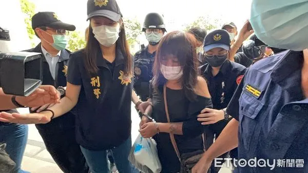 ▲▼城中城大火,黃女現身地檢署。(圖/記者吳世龍攝,下同)