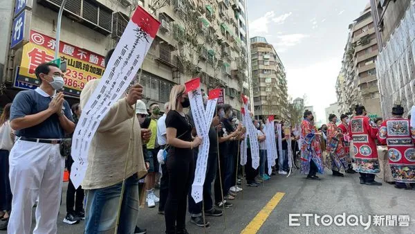 ▲▼城中城招魂儀式。(圖/記者吳世龍攝)