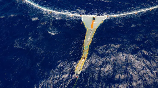▲▼荷蘭非營利組織 The Ocean Cleanup,使用暱稱珍妮的機具,清除掉9000公斤的海洋垃圾。(圖/取自Facebook/The Ocean Cleanup)