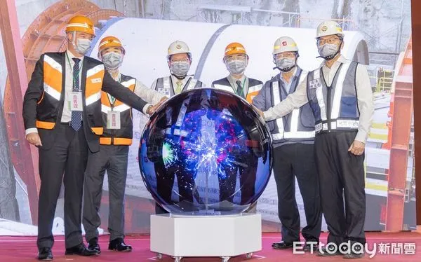 ▲桃園市長鄭文燦20日下午主持捷運綠線GC03標地下隧道潛盾機開挖工程啟用儀式。(圖/記者沈繼昌翻攝)