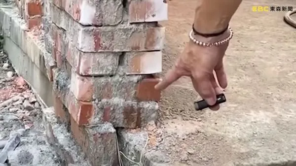 ▲▼自地自建遇工程蟑螂 男花逾2百萬蓋成爛屋。(圖/東森新聞)