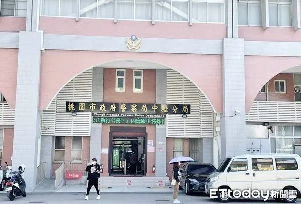 ▲桃園市中壢警分局指出,董姓男子對中壢區街頭違停亂象頻頻檢舉,統計從今年1月至今以匿名方式檢舉,讓員警疲於奔命,且多為臆測或不實檢舉。(資料照/記者沈繼昌翻攝)