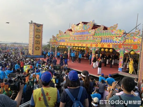 ▲東港迎王祭典24日下午在鎮海公園舉行請王儀式 。(圖/民眾提供,以下同)