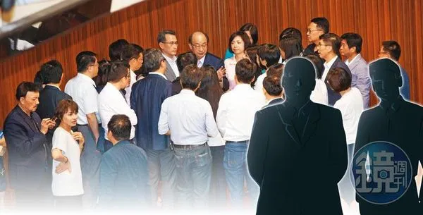 黃國書被爆曾是調查局線民,引起民進黨團一片譁然。如今再爆光明使者的告密者是泛綠兩大咖政治人物。(剪影為示意圖)