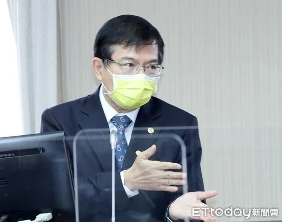 ▲▼立法院交通委員會 交通部長王國材 鐵道局長伍勝園 台鐵局長杜微。(圖/記者屠惠剛攝)