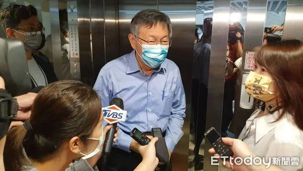 ▲▼柯文哲受訪。(圖/記者陳家祥攝)