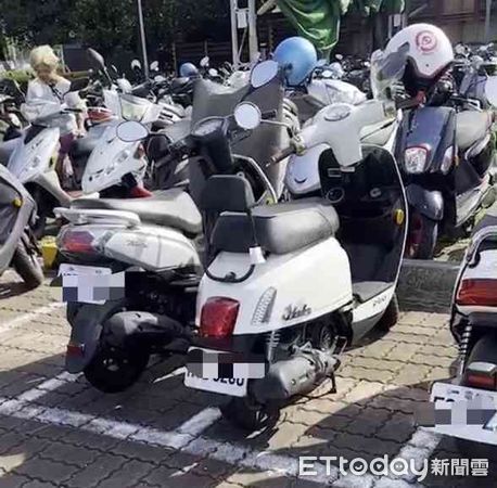 ▲陳姓婦人被指控涉嫌在台南大學五妃停車場，翻機車坐墊跟凹槽處，並取走他人之物品，二分局循線將她傳喚到案，吃上竊盜官司。（圖／記者林悅翻攝）