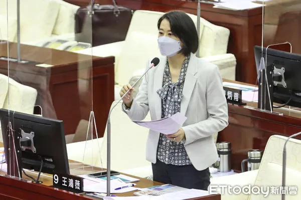 ▲國民黨台北市議員王鴻薇質詢。(圖/記者林敬旻攝)