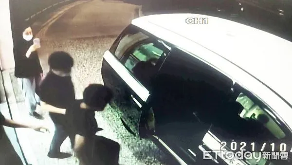 ▲台南市麻豆、新營分局聯手偵破電線竊案,緝獲2名竊嫌,其中一位還是「六條通」通緝犯,全案依法送辦。(圖/記者林悅翻攝,下同)