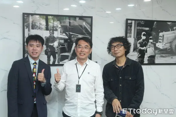 ▲全興資源再生公司總經理李英桐(中)、攝影師鄭凱丰(左)等人,歡迎民眾參觀。(圖/記者林悅翻攝)