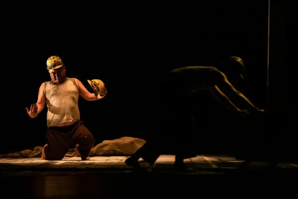 ▲▼河床劇團全新舞台作品《被遺忘的》,用詩意和超現實風格,讓當年隱沒在地底的礦工勞動情境、心境重現天日。(圖/國家兩廳院提供)