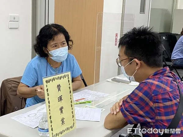 ▲勞動部勞動力發展署雲嘉南分署永康就業中心在11月份辦理4場徵才,其中線上徵才1場,實體徵才3場,超過3000個職缺,請民眾把握機會。(圖/記者林悅翻攝,下同)