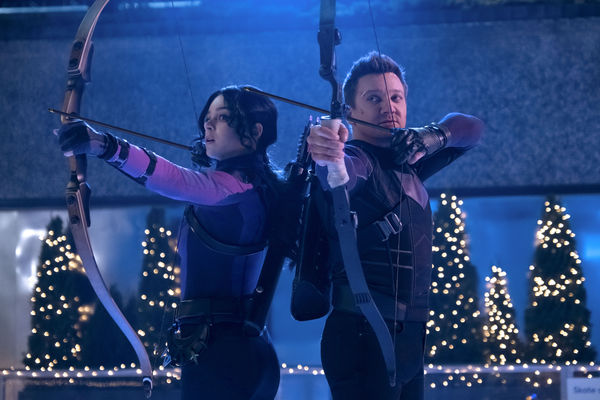 ▲▼漫威影集《鷹眼》傑瑞米雷納（Jeremy Renner）、海莉史坦菲德（Hailee Steinfeld）。（圖／迪士尼提供）